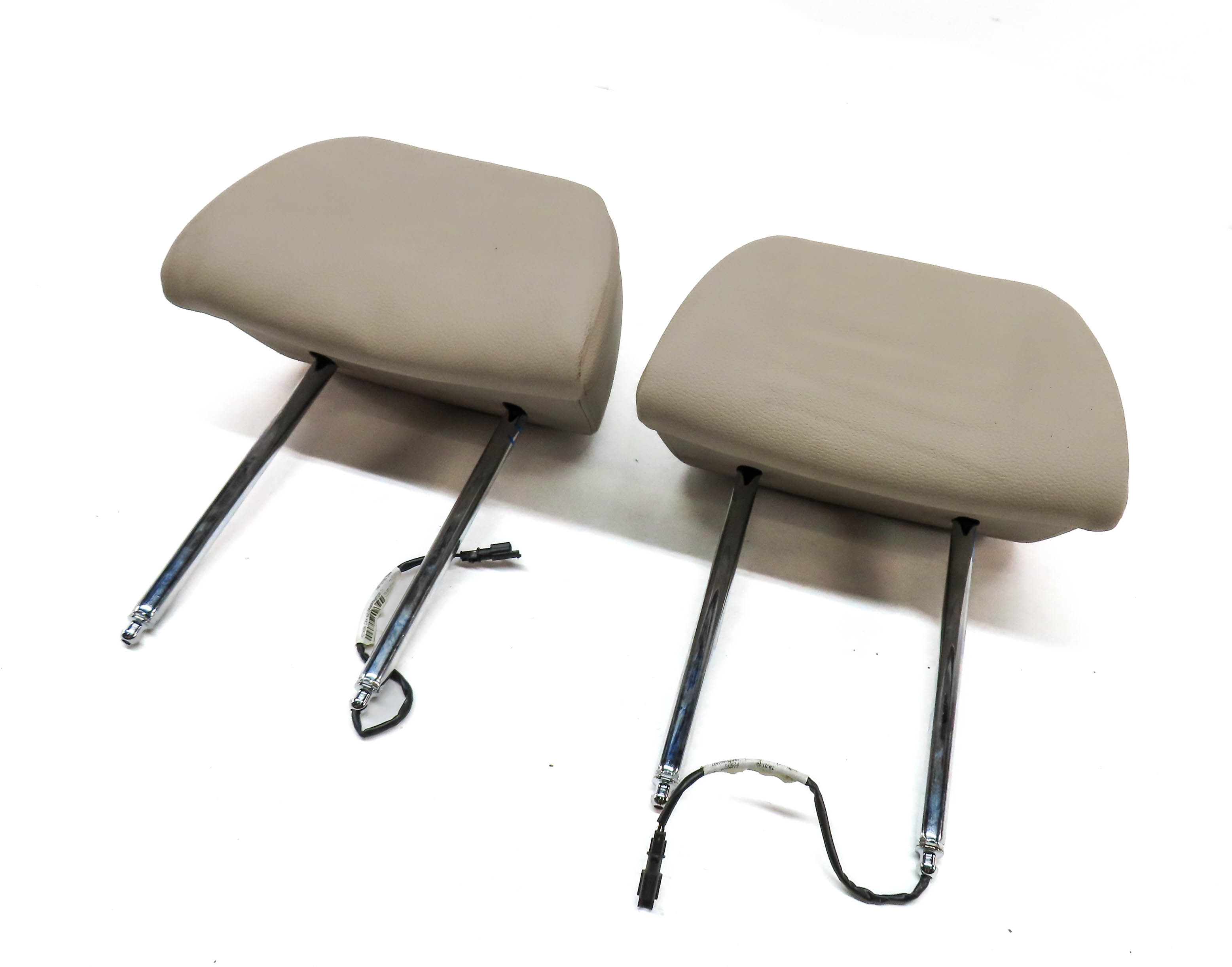 2011 BMW 740i (F02) FRONT LEFT DRIVER & RIGHT PASSENGER HEADREST SET/2(Oyster) — exact item pictured